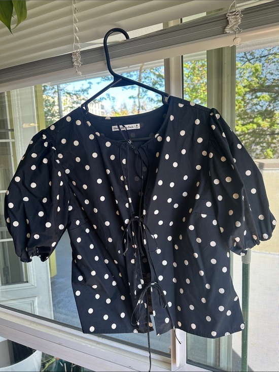 Abercrombie & Fitch Tops - Abercrombie & Fitch Black Polka Dot Tie-Front Blouse
